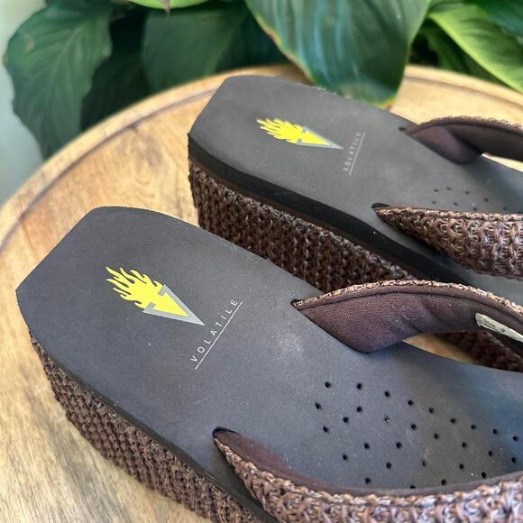 Volatile brown boho wedge platform flip flops sandals size 9 - Picture 3 of 6
